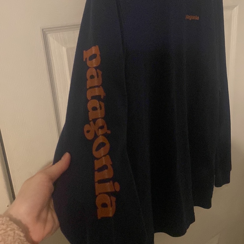 Patagonia men’s regular fit long sleeve tee - Picture 4 of 5